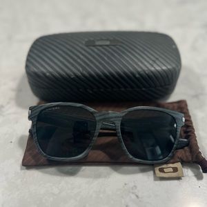 Oakley Garage Rock